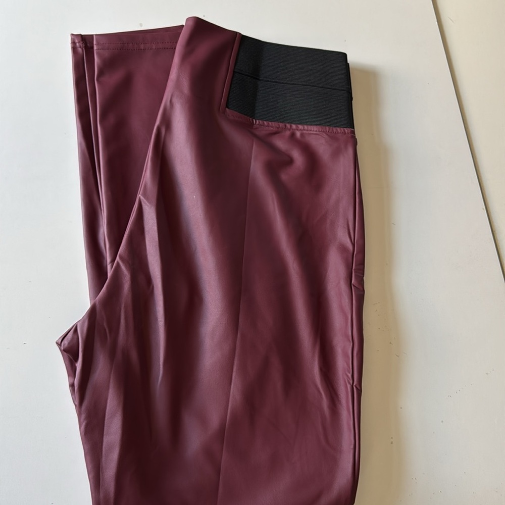 Simply Vera Vera Wang Red High-Waisted faux leather Leggings - Picture 4 of 4